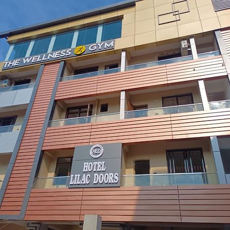 Hotel Lilac Doors Patna  Buitenkant foto