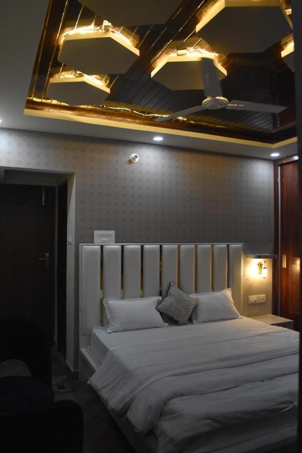 Hotel Lilac Doors Patna  Buitenkant foto