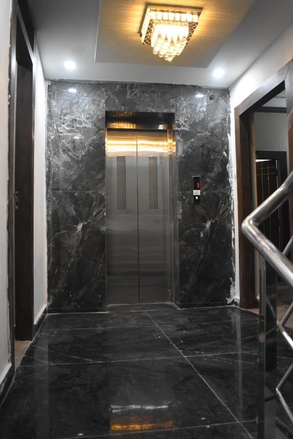 Hotel Lilac Doors Patna  Buitenkant foto