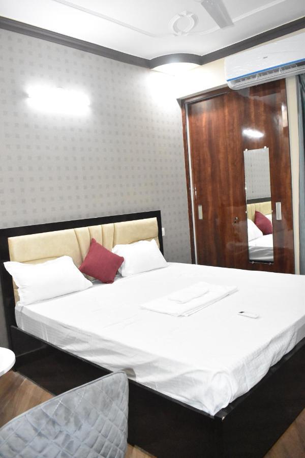Hotel Lilac Doors Patna  Buitenkant foto