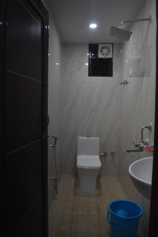 Hotel Lilac Doors Patna  Buitenkant foto