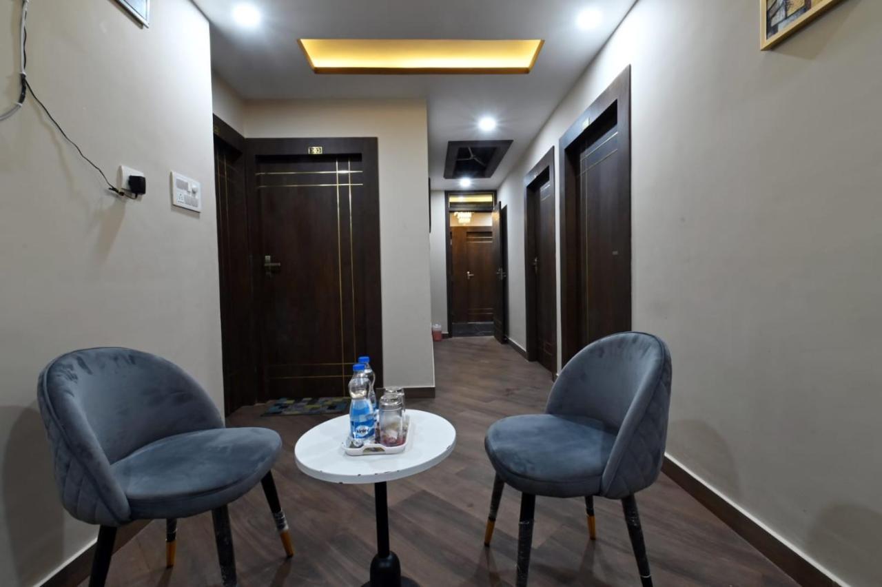 Hotel Lilac Doors Patna  Buitenkant foto