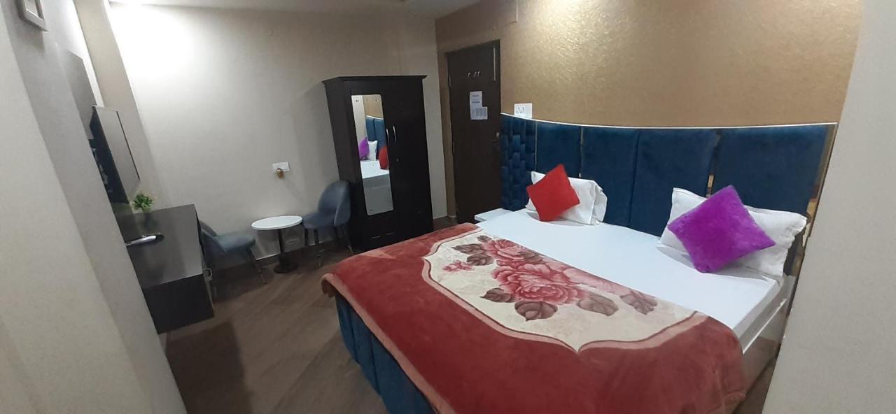 Hotel Lilac Doors Patna  Buitenkant foto