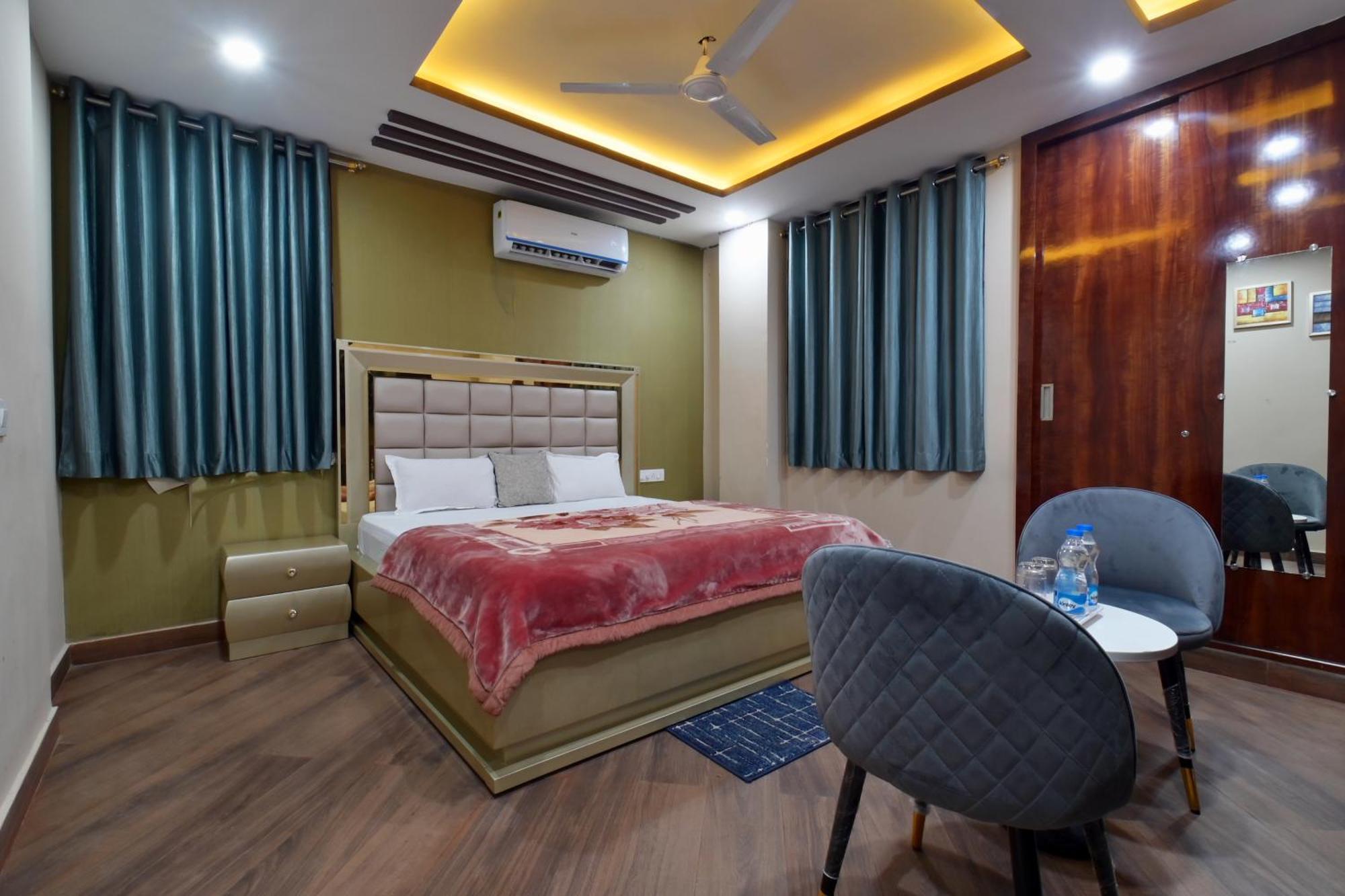Hotel Lilac Doors Patna  Buitenkant foto