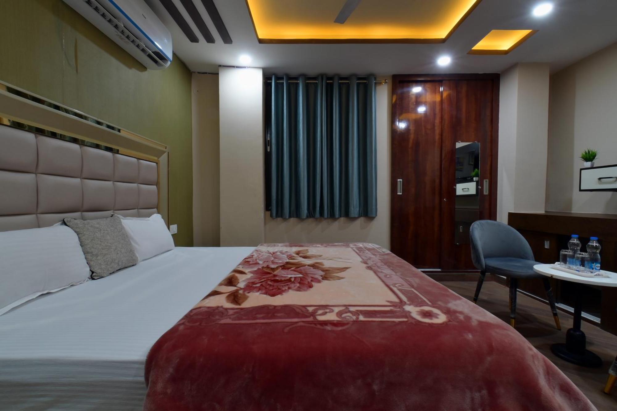 Hotel Lilac Doors Patna  Buitenkant foto